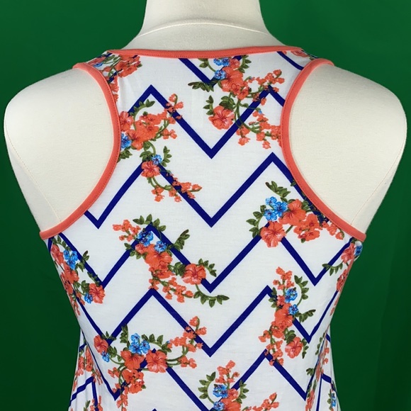 Plus Size Chevron Floral Print Racerback Tank - Picture 7 of 10